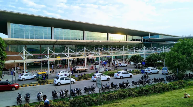 Chaudhary Charan Singh International Airport,