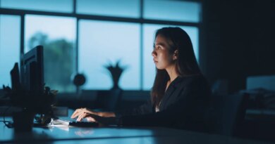 How Smart Employees Accidentally Train Others To Undervalue Them