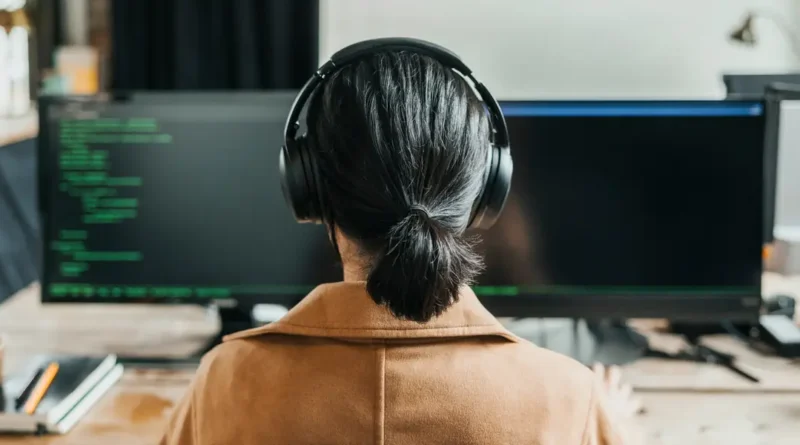 How people secretly working multiple full-time jobs are dodging RTO, layoffs, and employee tracking.