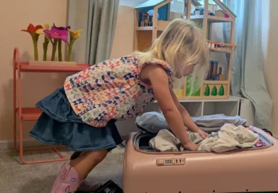 I taught my 3-year-old how to pack her own bag. I want her to be independent.