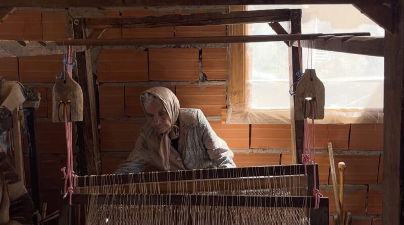 In Venezuela, a 91-Year-Old Weaver Sticks to Traditions
