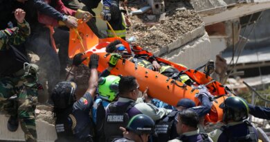 In pictures: Race against time to rescue Venezuela earthquake survivors