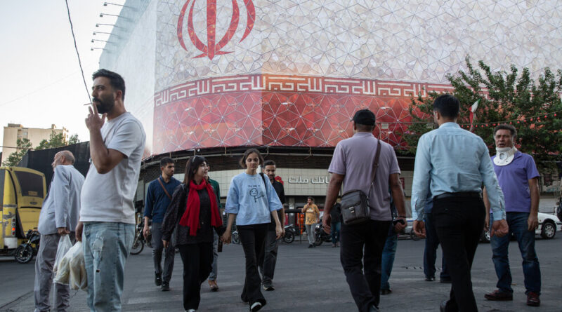 Iran War Live Updates: Trump and Tehran Offer Conflicting Accounts of Nuclear Discussions