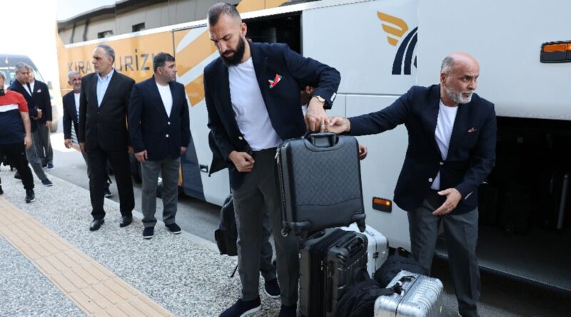 Iran World Cup team heads to Mexico as US visa row rages