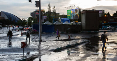 Iranians Sink Into Despair Facing War Deaths and Skyrocketing Inflation
