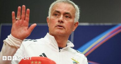 Jose Mourinho waves