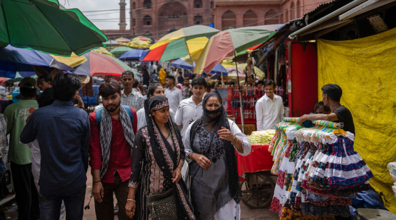Laboring Under Delhi’s Harsh Heat, Workers Must Choose Health or Wages