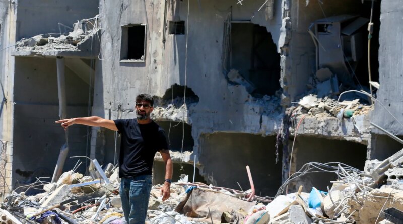 One killed as Israel hits south Lebanon, issues forced displacement orders