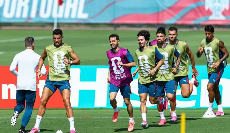 Soccer Football - FIFA World Cup 2026 - Portugal Training - Gardens North County District Park, Palm Beach Gardens, Florida, US - June 22, 2026 Portugal's Cristiano Ronaldo, Ruben Neves, Vitinha, Joao Cancelo, Diogo Dalot and Bernardo Silva during training REUTERS/Marco Bello