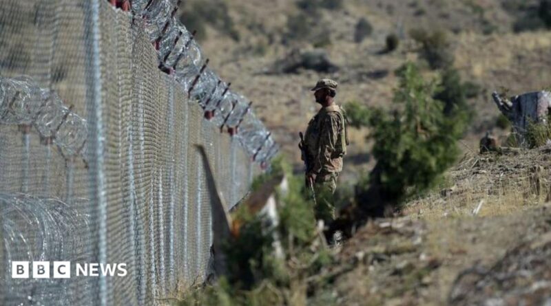 File photo of a soldier standing along the Pakistan-Afghanistan border