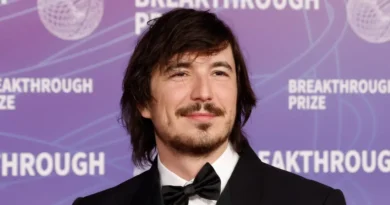 Robinhood layoffs will cut 10% as part of an org chart 'flattening.' Read the CEO's memo.