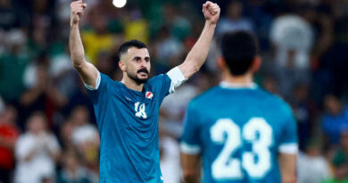 Soccer-Iraq World Cup striker Hussein questioned for hours at Chicago airport, source says