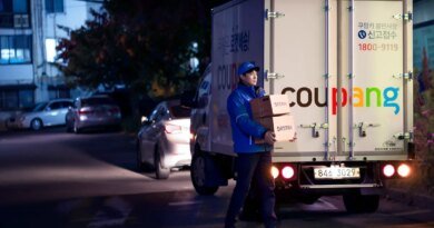 A delivery driver for Coupang's Dawn Delivery service