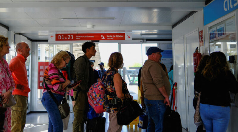 Spanish NGOs push undocumented migrants to apply for regularisation as deadline looms