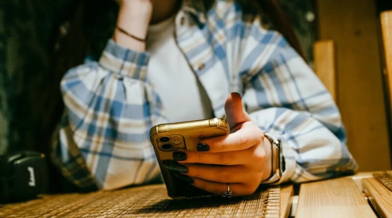 Strategy Of Employing AI Mental Health Chatbots As School Psych Counselors For Teens