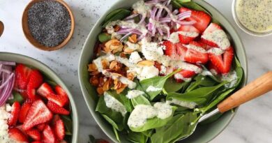 Strawberry Spinach Salad (Best Ever Poppyseed Dressing!)
