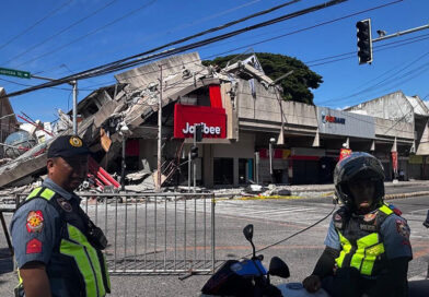 Strong Earthquake in Philippines Topples Buildings and Prompts Tsunami Warnings
