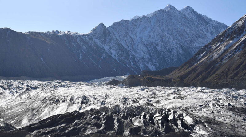 Strong earthquake hits Hindu Kush, shaking Afghanistan and Pakistan