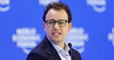 Tech world reacts to Trump export controls on Anthropic's new AI models