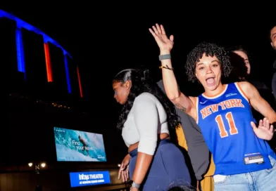 The Knicks are auctioning a pair of courtside tickets. The current bid is half a million dollars.