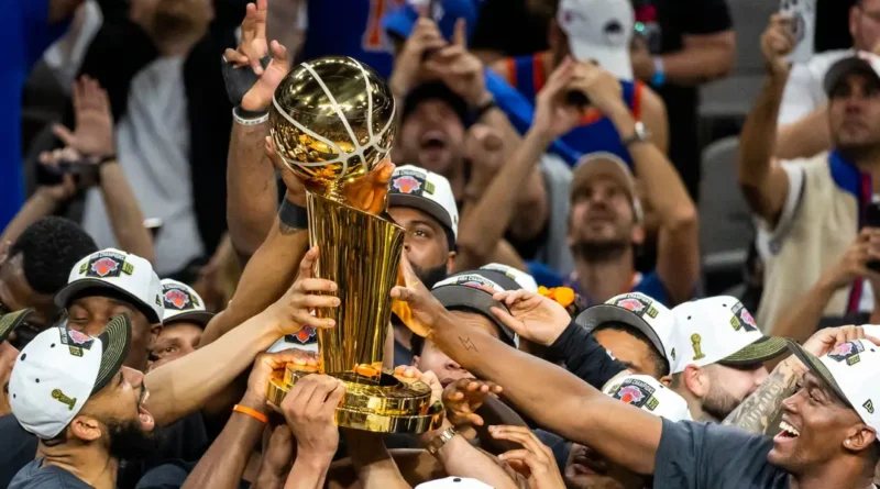 The latest NYC hustle: $100+ to hold a Knicks parade spot