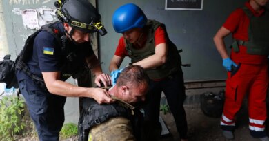 Three killed as Ukraine and Russia trade attacks overnight
