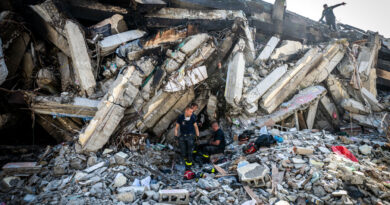 Venezuela Earthquake Live Updates: Search for Survivors Grows Desperate as Death Toll Climbs Past 1,700
