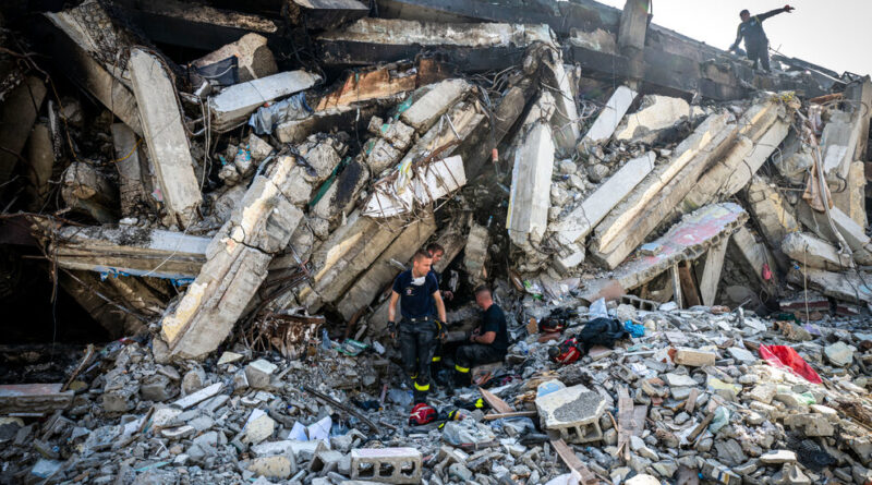 Venezuela Earthquake Live Updates: Search for Survivors Grows Desperate as Death Toll Climbs Past 1,700