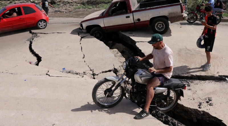 Venezuela Earthquakes Live Updates: At Least 164 Dead as Rescuers Search for Survivors