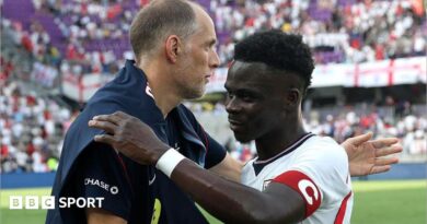 Thomas Tuchel hugs Bukayo Saka after England's friendly win over Costa Rica in June 2026