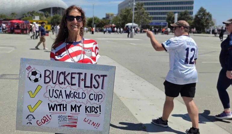 USA fans ahead of Paraguay World Cup game