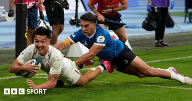 Marcus Smith scores a try for England against Argentina in the Nations Championship