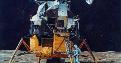 Astronauts Marooned On Moon Could Be Abandoned Under Current NASA Plan