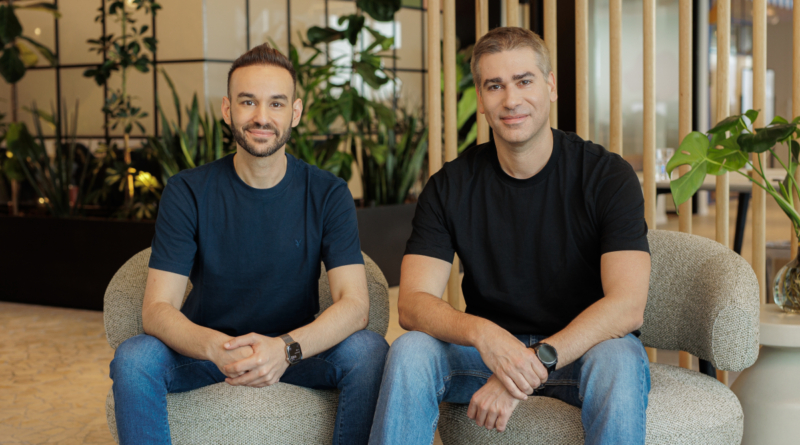Oak cofounders Tal Marom (left) and Shai Morag