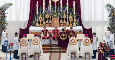 Catholic Group Consecrates 4 Bishops, Risking Break With Vatican
