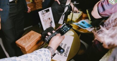 Dumb Co dared me to trade my iPhone for a hacked flip phone | TechCrunch