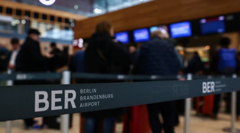 EU border rules causing travel chaos ahead of summer peak, industry warns