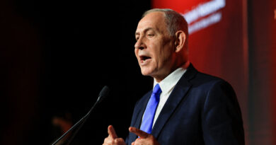 Explainer-Netanyahu government challenge to Supreme Court reignites judicial row