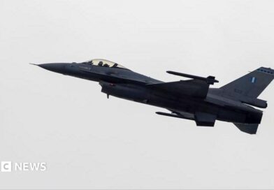 A Hellenic Air Force F-16 fighter jet flying