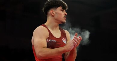 Gymnast Langton, 19, concussed after headfirst crash at Commonwealth Games