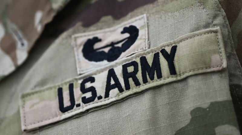 A U.S. Army patch on the sleeve of an American soldier.
