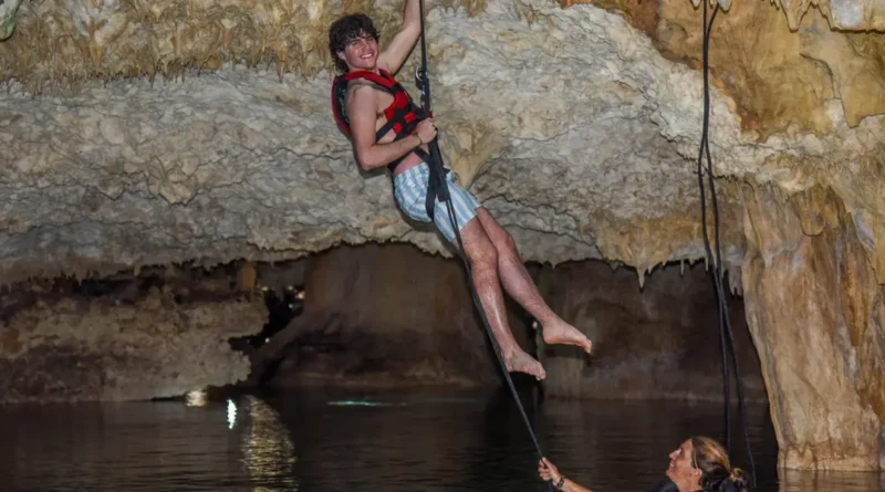 I travel often with my 2 teens. Here are the 7 tricks that make it enjoyable.