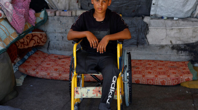 In Gaza, a mother's hunt for water lays bare a worsening health crisis