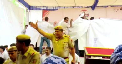 Indian Activist on Hunger Strike Is Forcibly Removed by Police