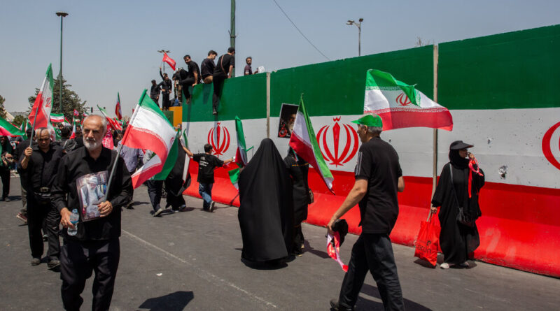 Iran War Live Updates: U.S. and Iran Exchange Strikes After Trump Steps Up Threats to Tehran