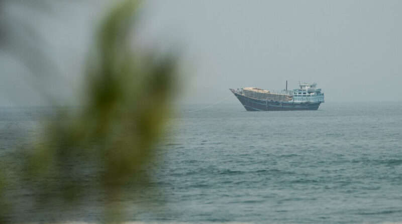 Iran War Live Updates: U.S. and Iran Trade Strikes, Escalating Tensions Over Strait of Hormuz
