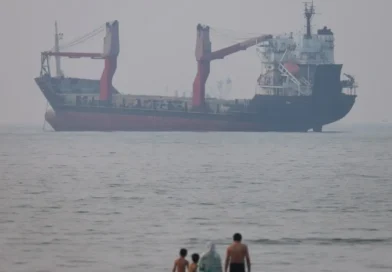 Iran warns ships against using unapproved routes in Strait of Hormuz