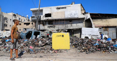 Israel's yellow line, a shifting edge of war pushing Gazans from home