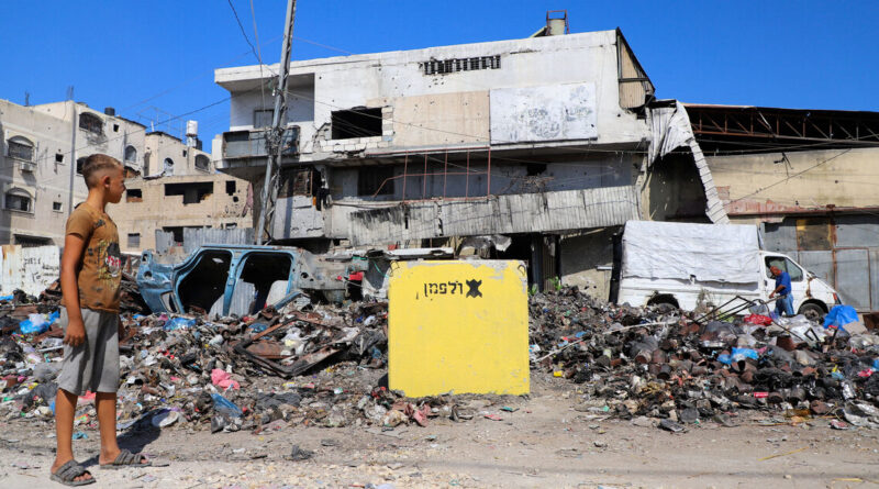 Israel's yellow line, a shifting edge of war pushing Gazans from home