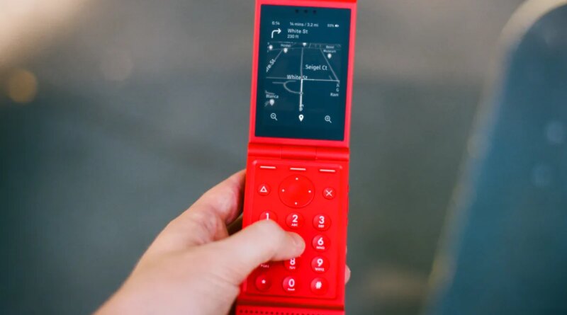Light made a flip phone. It's colorful and it's cheap. | TechCrunch